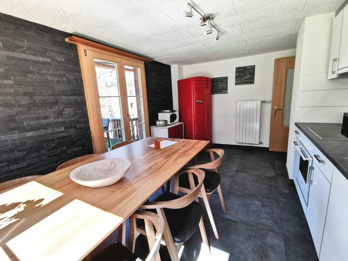 Apartments Chalet Tatyana Loèche-les-Bains Extérieur photo